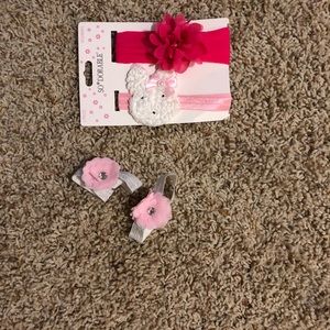 Just bunch random infant girl items